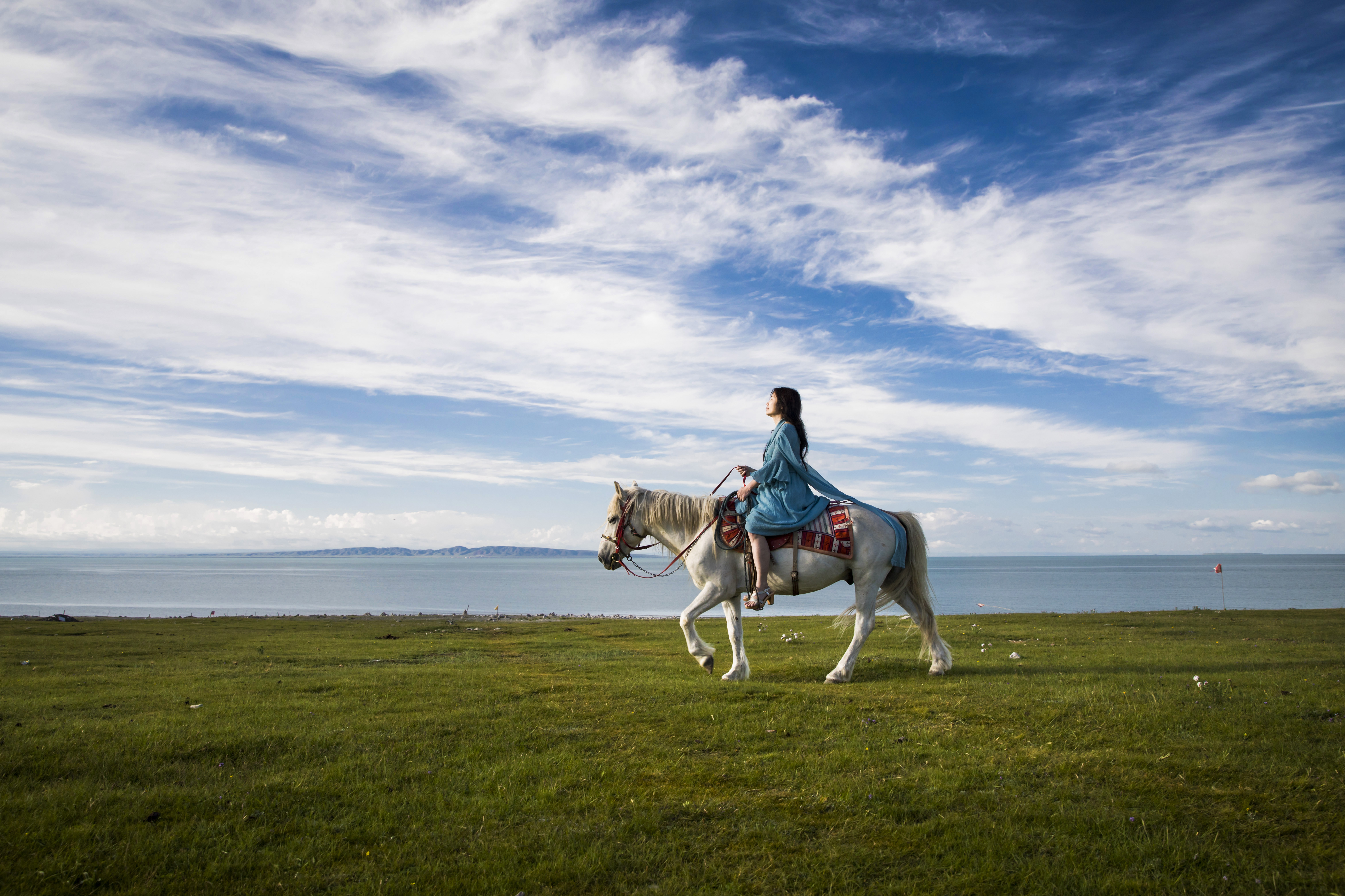 马背上的青海湖