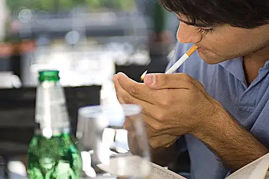 点烟图片大全-点烟高清图片下载-点烟高清图片大全-全景图库