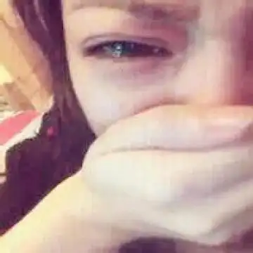 难过qq伤感女生头像流泪的 我的泪不止为你一个人而流