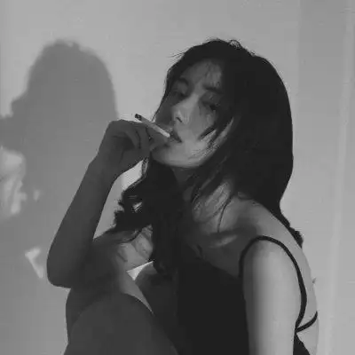 慵懒风颓废女生头像