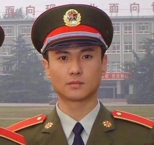 原来沈腾年轻时这么帅?看完这组照片,你就知道真没开玩笑