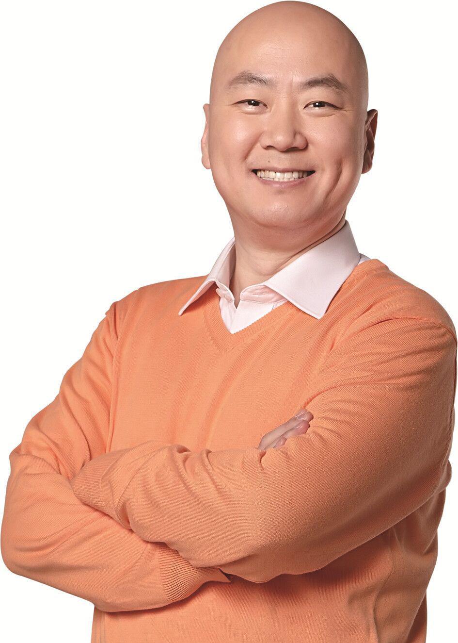 春晚常客郭冬临次数多达22次55岁还未婚因8个字被索赔1亿