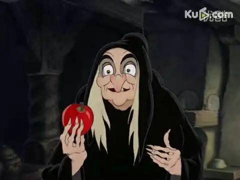 她决定亲自去杀害白雪公主,她乔装打扮成老巫婆的样子,并制作了毒苹果