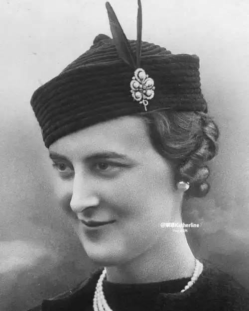 胸针搭配达人希腊末代公主玛丽娜公主