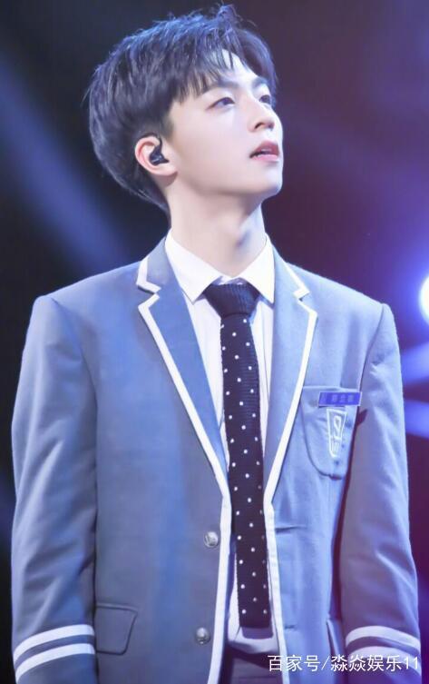 陈立农0406出道一周年,人气很高,知道为什么那么多人喜欢他吗?