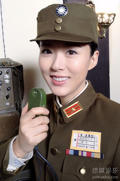 颜丹晨《独狼》饰演卧底搜狐娱乐讯 近日,根据小说《冷枪》改编的电视