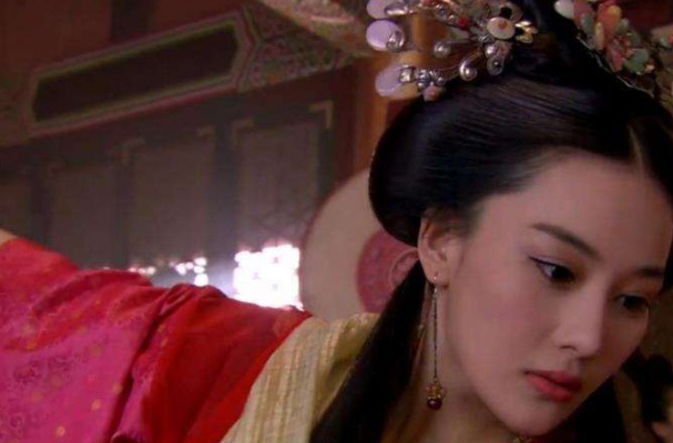 富家千金沦落为风尘女子,依靠自己的能力,有了护国夫人的称号