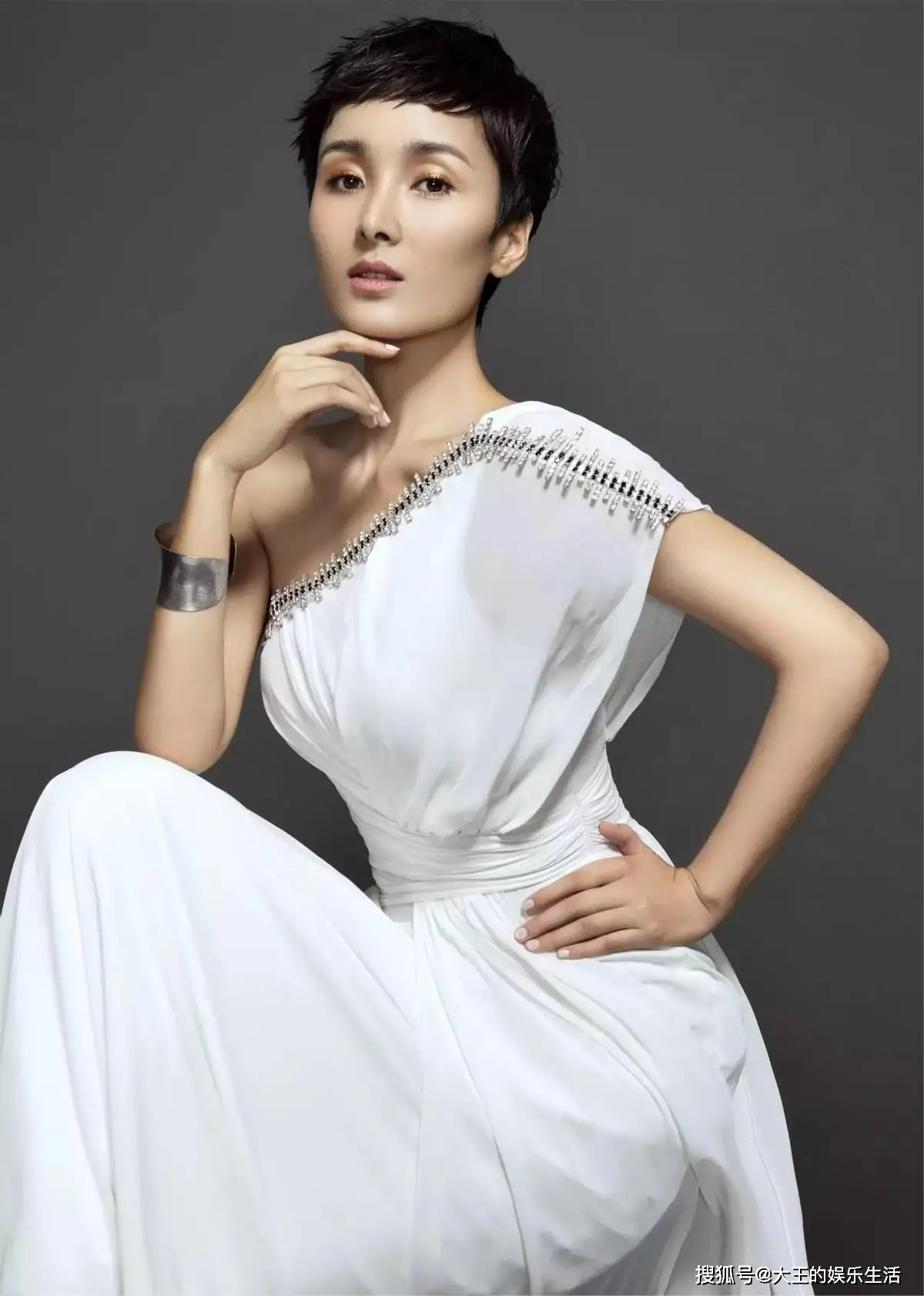 顶着个"半永久短发"演了五六部剧了_黄曼_马伊琍_形象