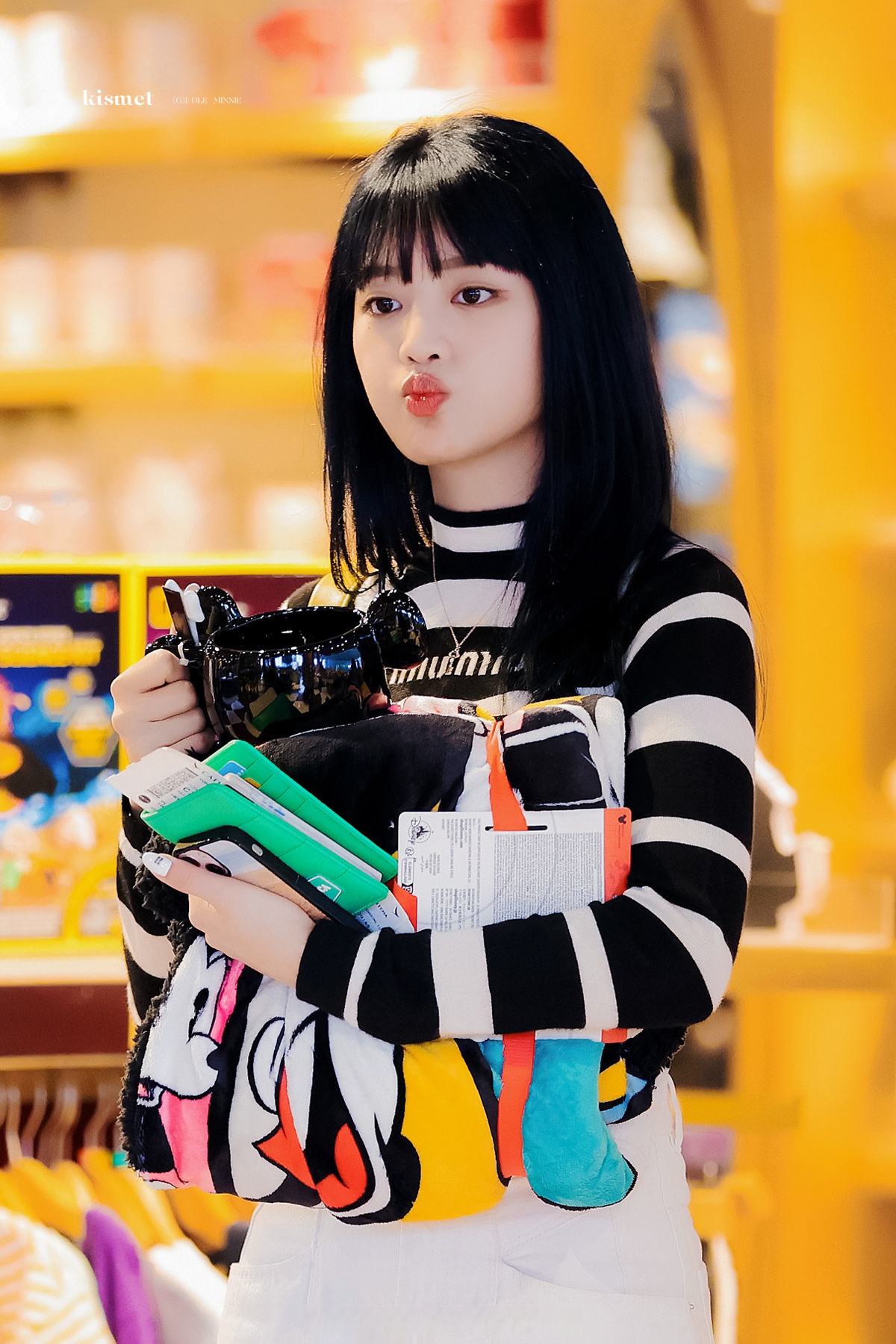 gidle组合#230317 hkg 00minnie饭拍高清 #gidleifeel预告照##gi