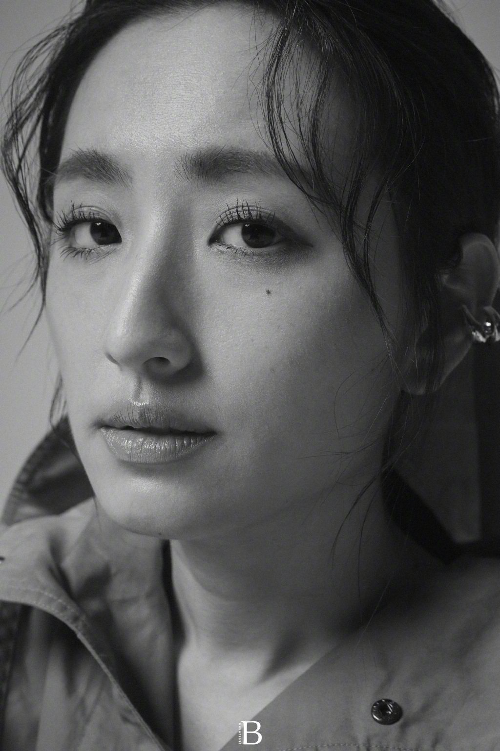 柯佳嬿简洁画风时尚写真图片