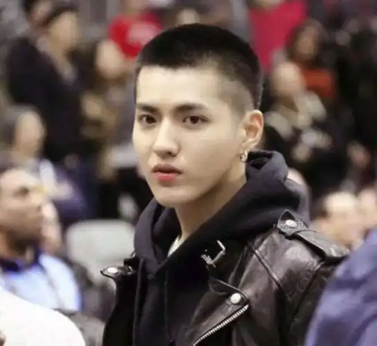 王源寸头长什么样子?王源为什么剪寸头照?