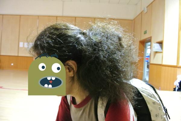 拥有一头自然卷卷头发是一种什么体验?