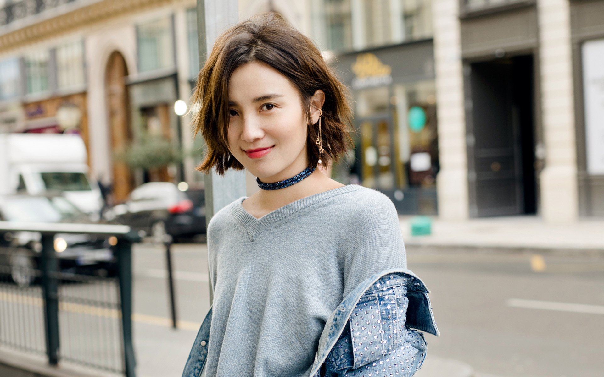 宋佳短发气场十足街拍图片桌面壁纸