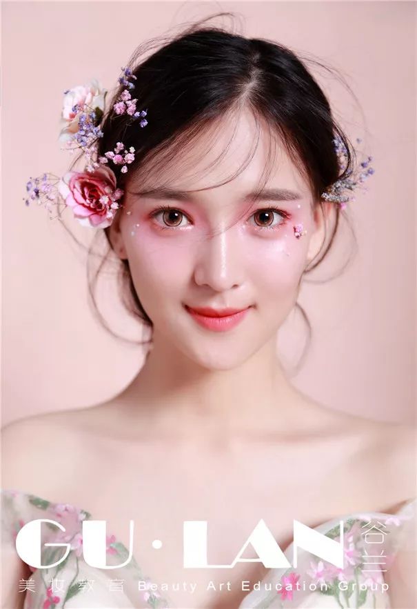 新娘化妆 |桃花妆新娘造型,减龄又粉嫩!