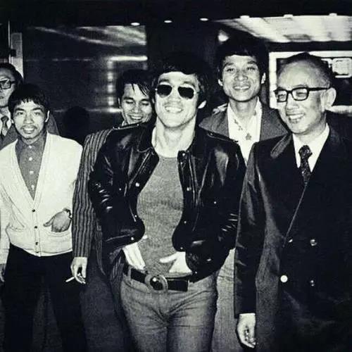 唯一知道李小龙死因的人走了,成龙最大的后台也倒下了!