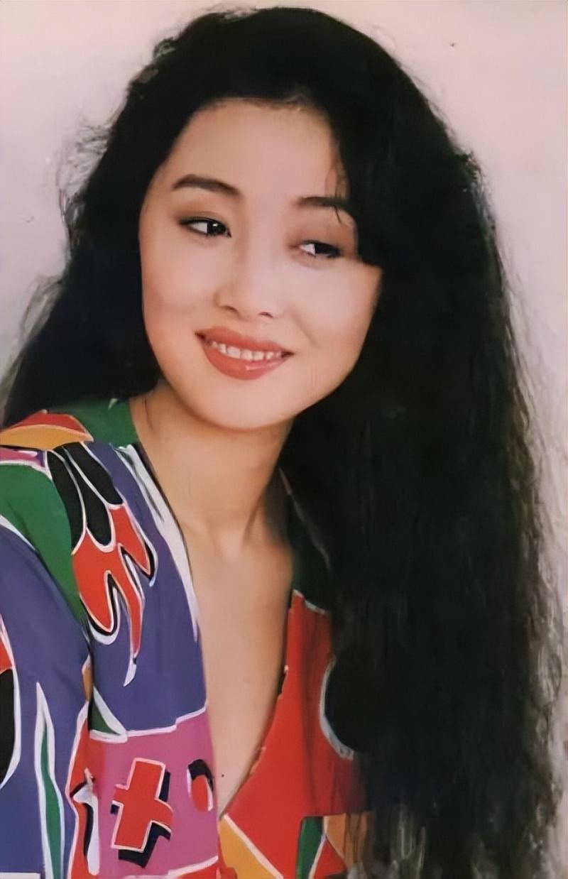 回顾刘蓓婚姻坎坷三婚再嫁第一任丈夫继子是当红小生张若昀