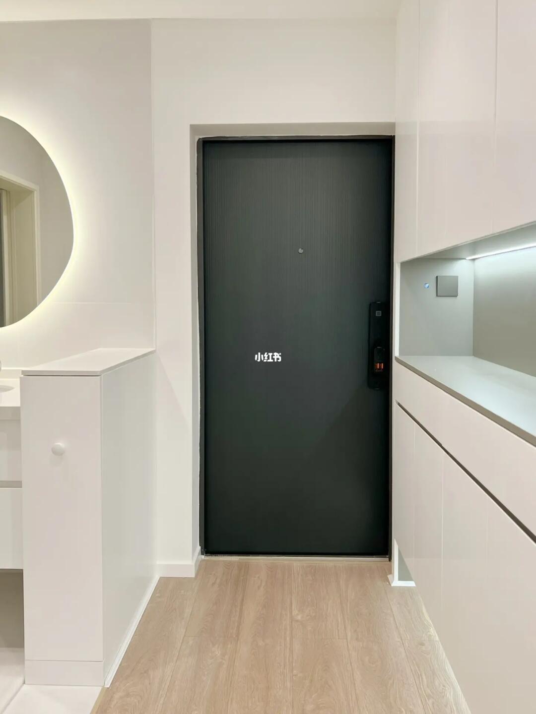 那就极简到底,干脆不装入户门套吧,省了门套的钱90,没想到效果