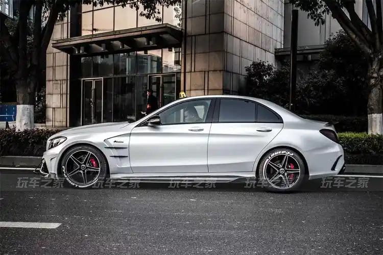 玩出自己的个性重庆车友的黑白奔驰c200改装之路