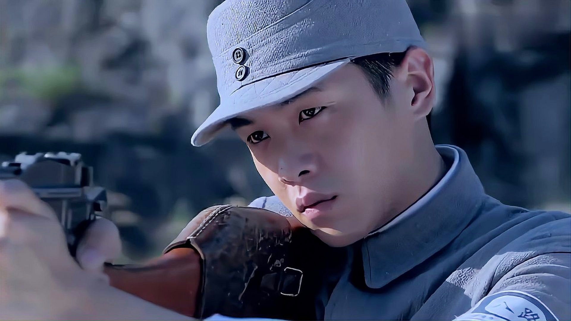 雪豹坚强岁月:周卫国训练特种人员,竟全新武器全新人员真是帅!