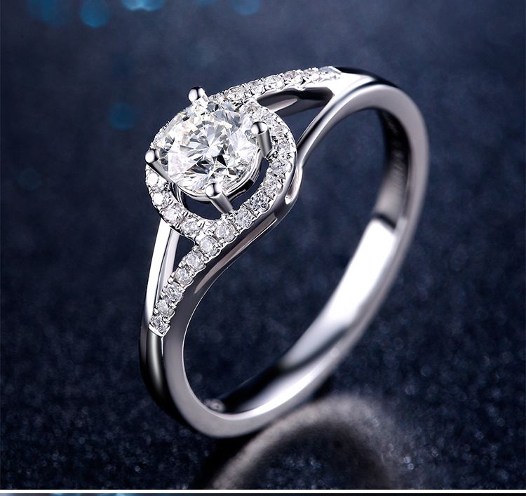 周六福 50分vs净度白18k金钻石戒指