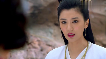 贾静雯饰演李秋水,一身白衣现身,如同仙女下凡!