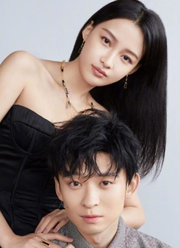 孙怡李沁长对比照李沁和孙怡为何长的那么像