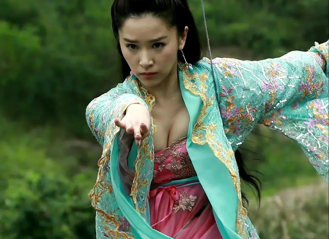 考古了一组 阚清子和任嘉伦《通天狄仁杰》剧照 67…我感觉古装剧