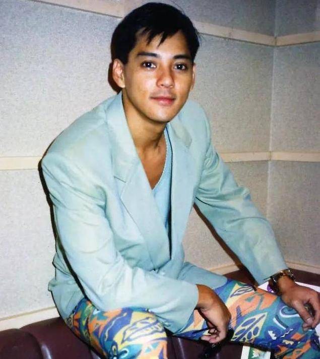 2011年走歪路被抓形象事业尽毁,莫少聪凭啥娶小26岁孙云玲又分手?