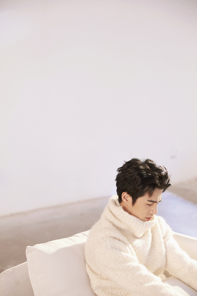 姜潮全新写真曝光 暖潮来袭阻击女心