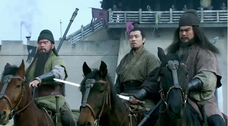 三英战吕布是哪三英中央三英是哪三英