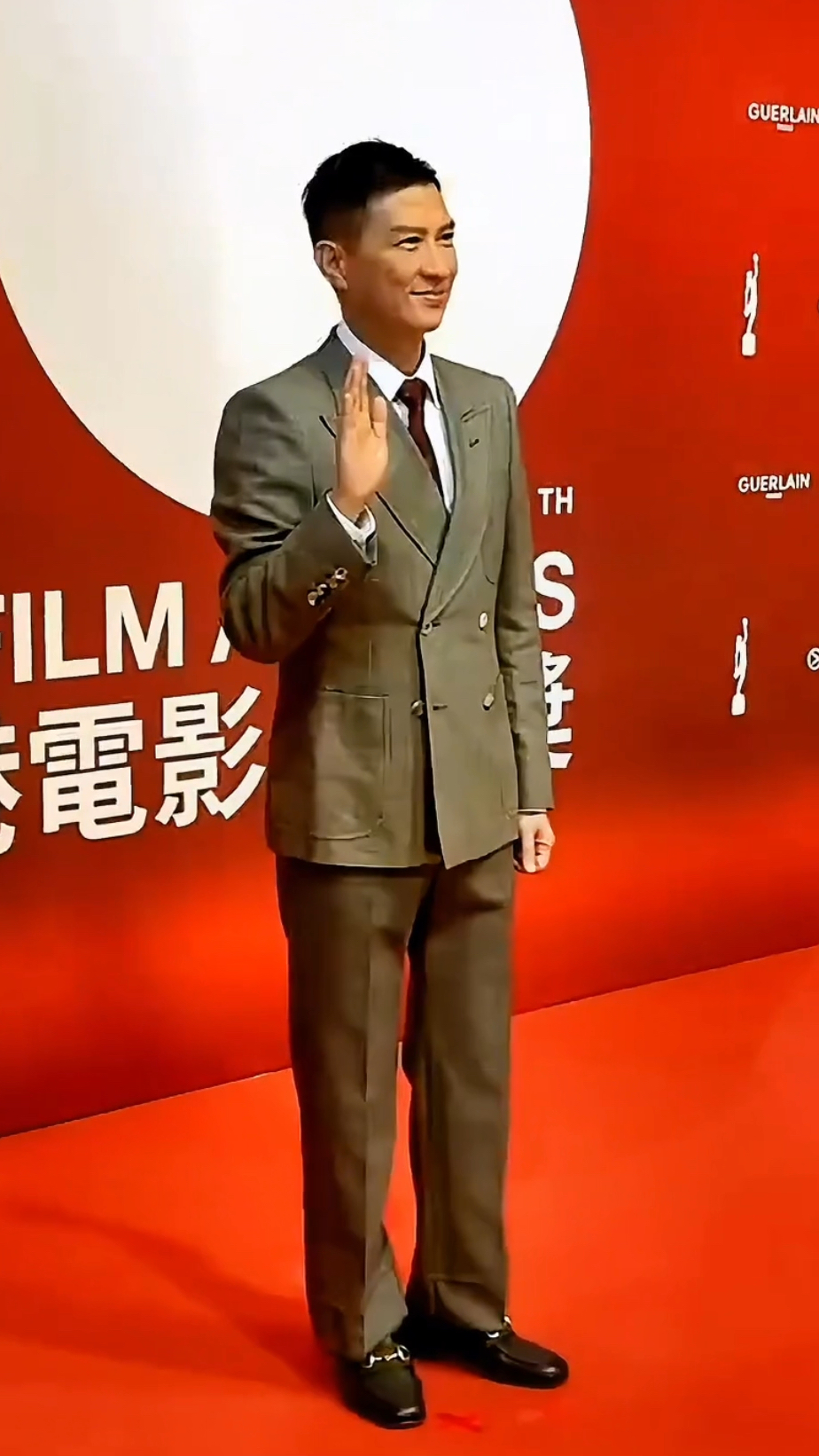 张家辉红毯西装造型越来越有男人味道儿