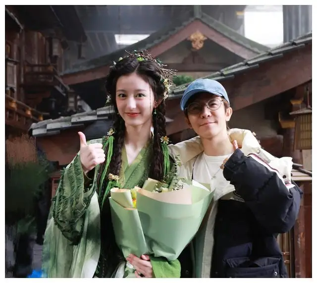 原创14岁小花裴佳欣甄嬛传沈眉庄被王一博赞美漂亮