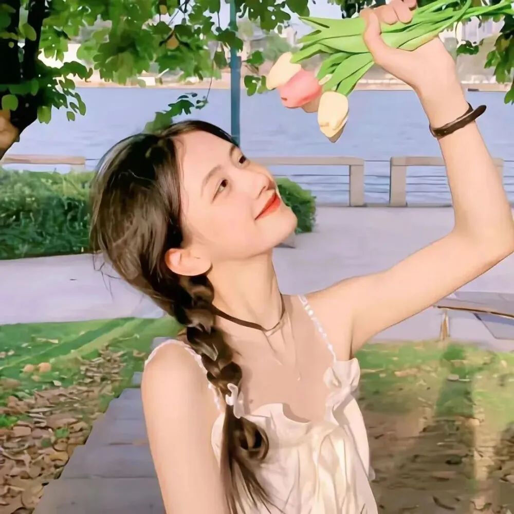 真人女生头像侵删