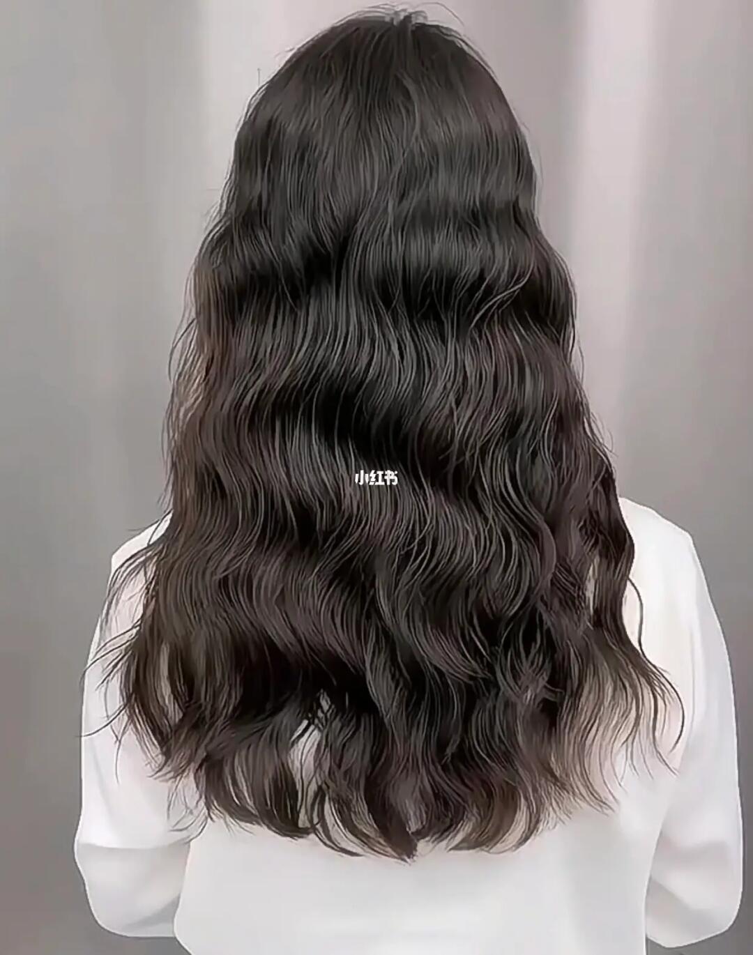 秋冬中长发烫发发型