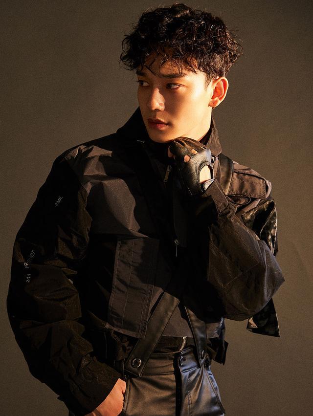 exo金钟大入伍照曝光,皮肤黝黑褶子多,发际线成最大亮点_照片
