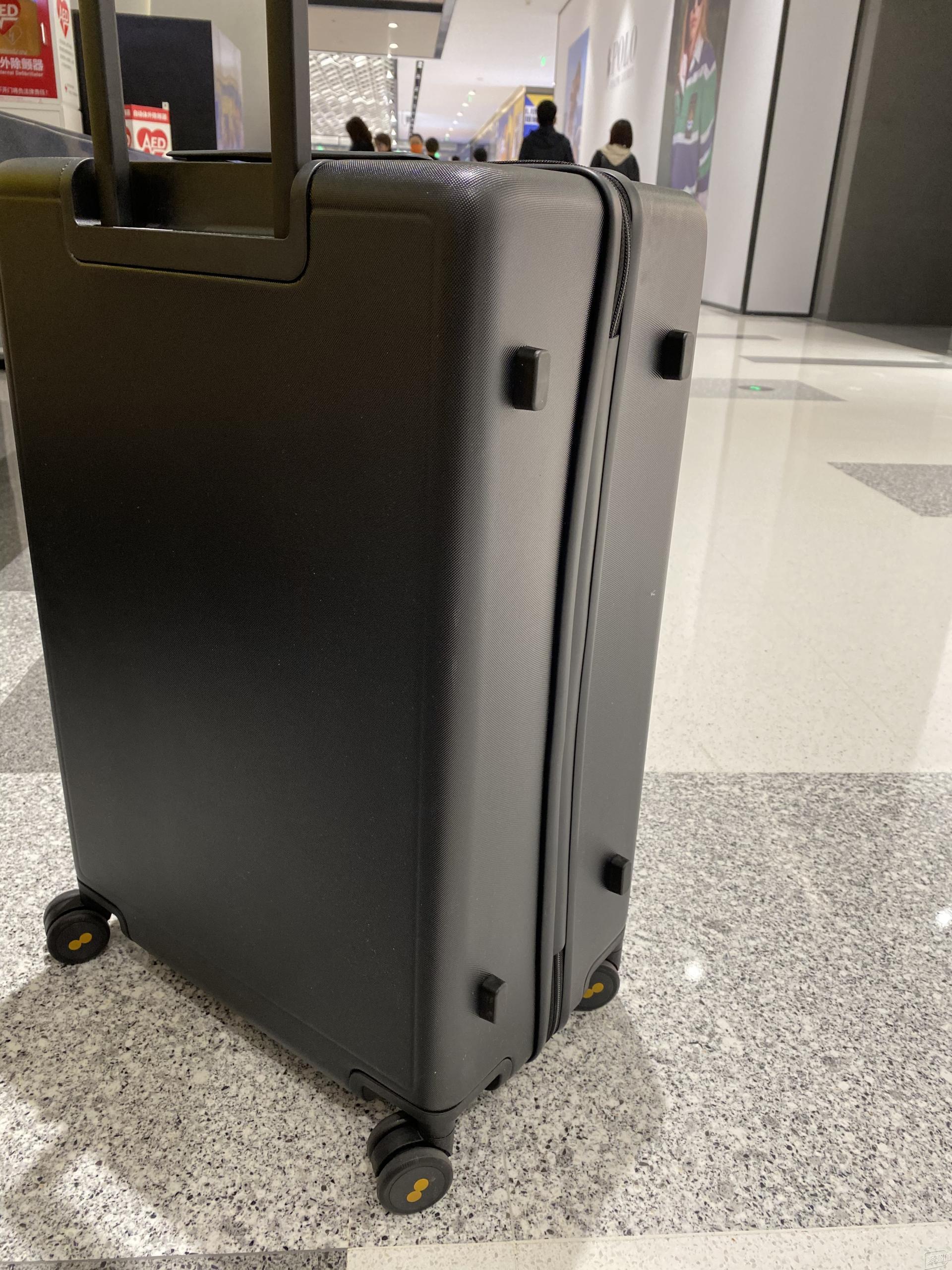 60年代,箱包市场开始盛行,美旅成为了深受消费者青睐的一个品牌70年代