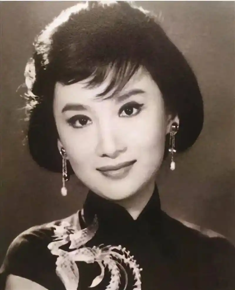 民国女神夏梦 金庸梦中情人.被称为"东方赫本"的女人. 夏梦 - 抖音