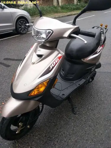 力帆125踏板摩托车