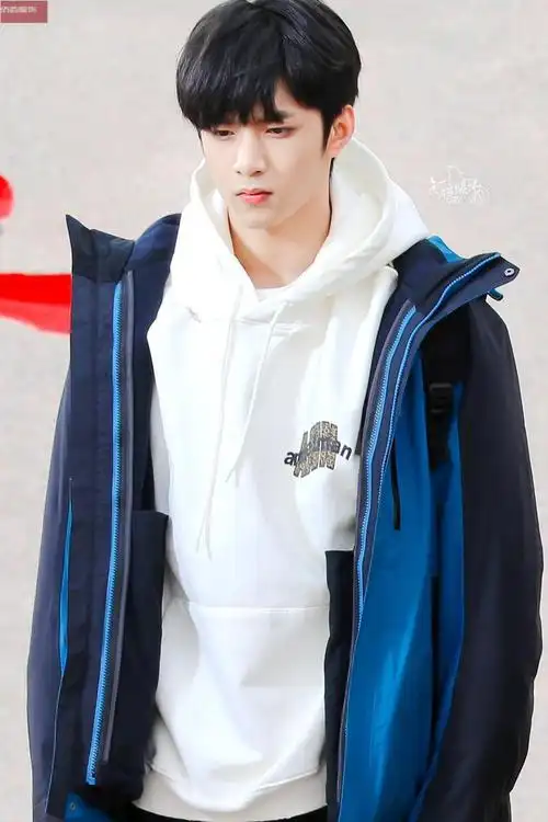 刘耀文同款衣服卫衣外套tnt时代少年团宋亚轩马嘉祺白色春季薄款宽松