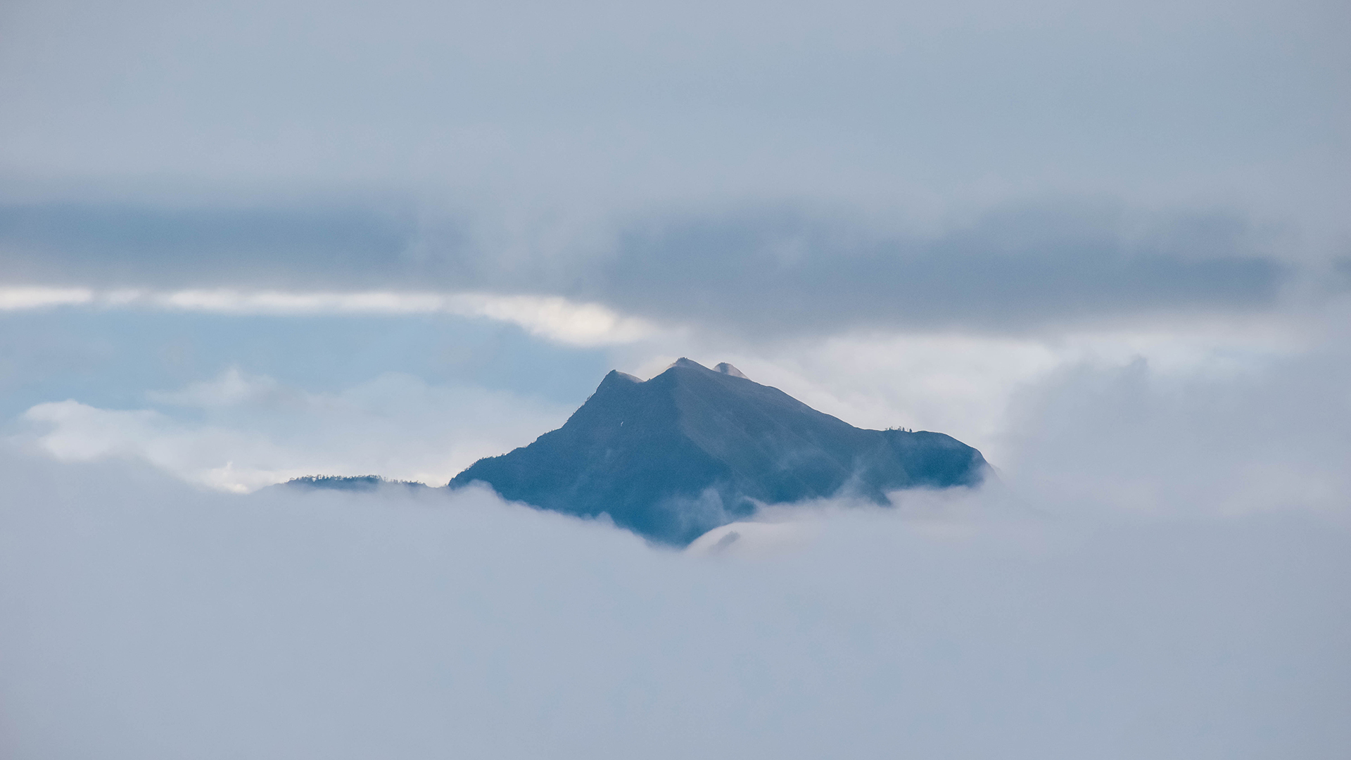唯美天空云海高清桌面壁纸