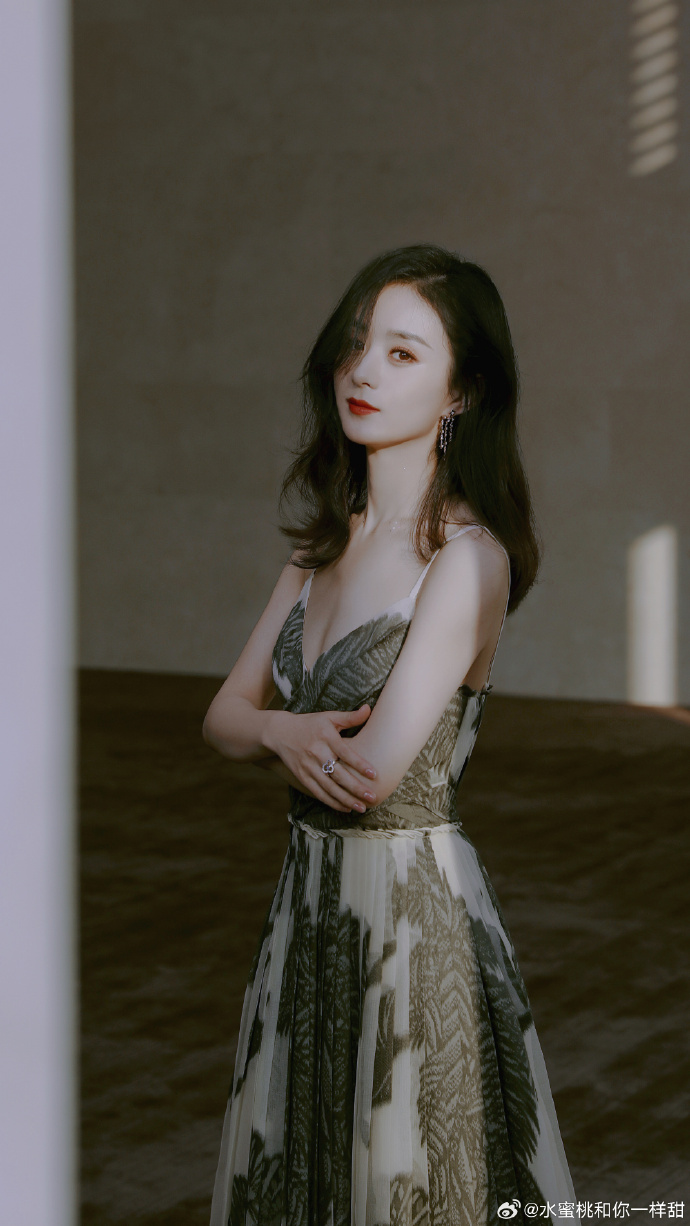 赵丽颖金色星光渐变裙##赵丽颖腾讯星光大赏##赵丽颖星光大赏