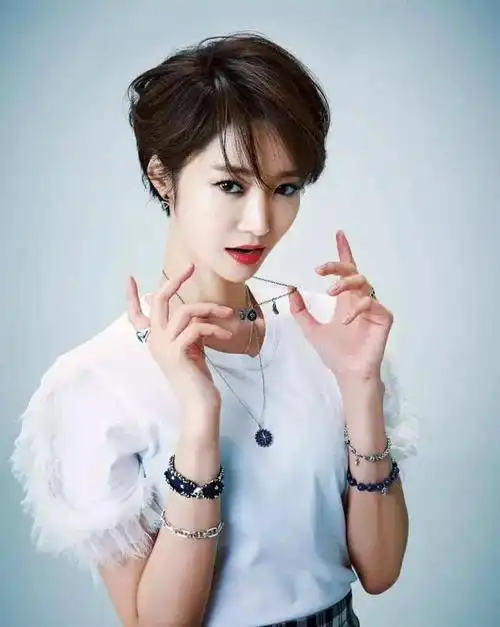 壁纸控 | 61#她用短发诠释了异于常人的性感