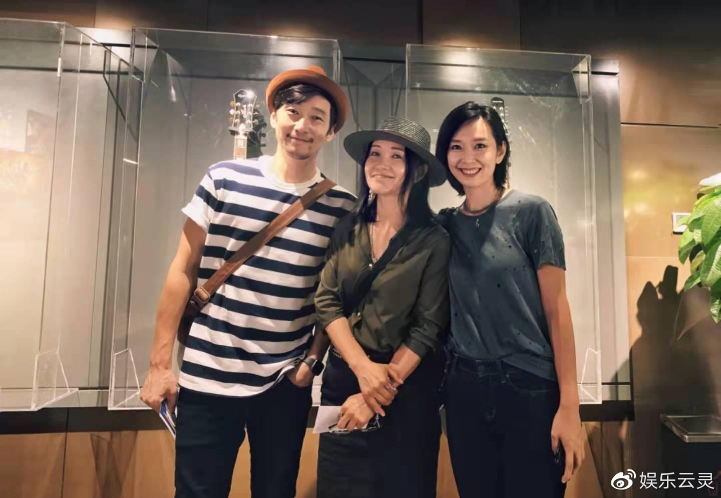 谁是宝藏歌手:陆虎女友是小提琴手,满江老婆是画家,颜值都很高