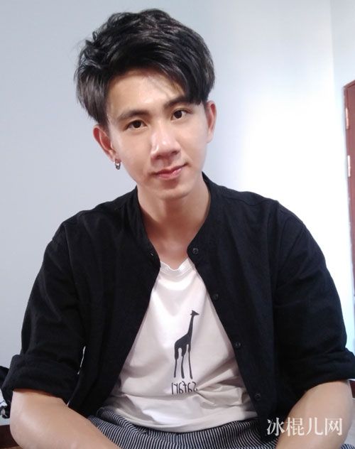 非诚勿扰李昶吁个人资料年龄身高简介 特战硬汉李昶吁微博生活照