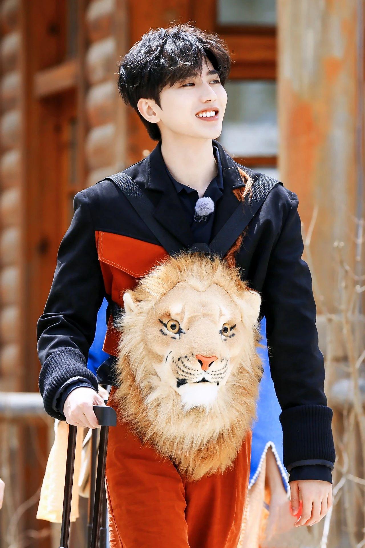 蔡徐坤壁纸你笑起来的样子可爱到犯规治愈生活中的一切不愉快