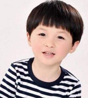 大圆脸宝宝发型图片 大圆脸男宝宝这样扎发型很迷人(3)