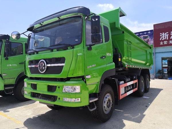 8米自卸车(新型渣土车) 在浙江龙腾汽车贸易有限公司(斯太尔)进行促销