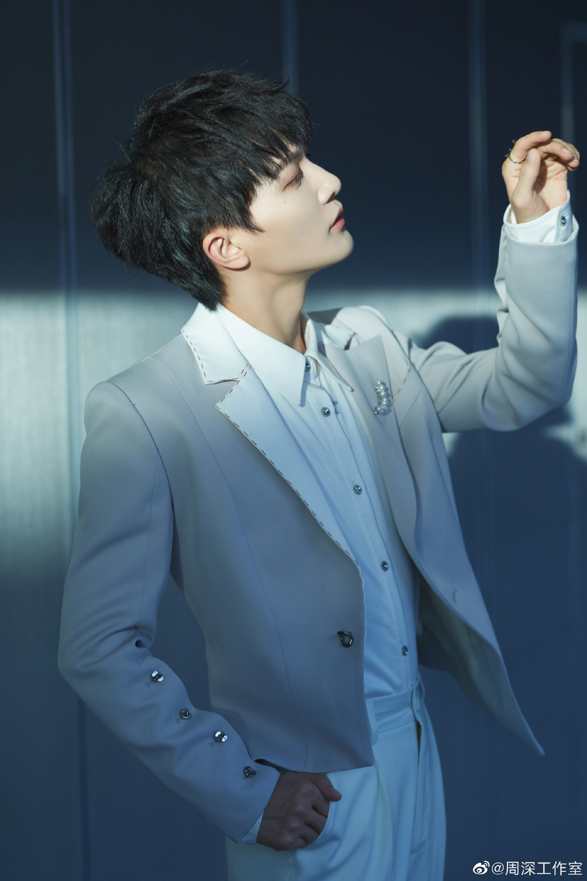 [开心] 准备以周深,周浅,周星星等分类整理一下[欧耶] 这个应该属于我