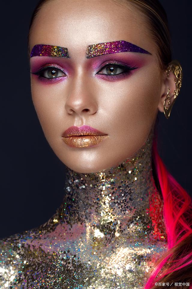 画出独特韵味:探索个性化妆艺术的奥秘