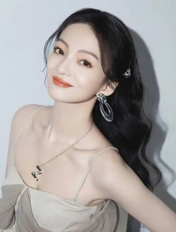 王心凌的腔调王鸥的腿这些80后女明星性感起来各有各的美